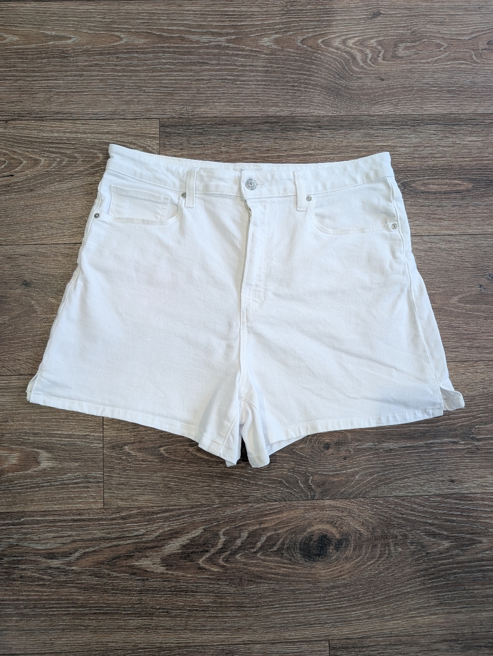 PAIGE Dani Shorts 32 White Denim High Rise Clean Classic Summer Jean Shorts